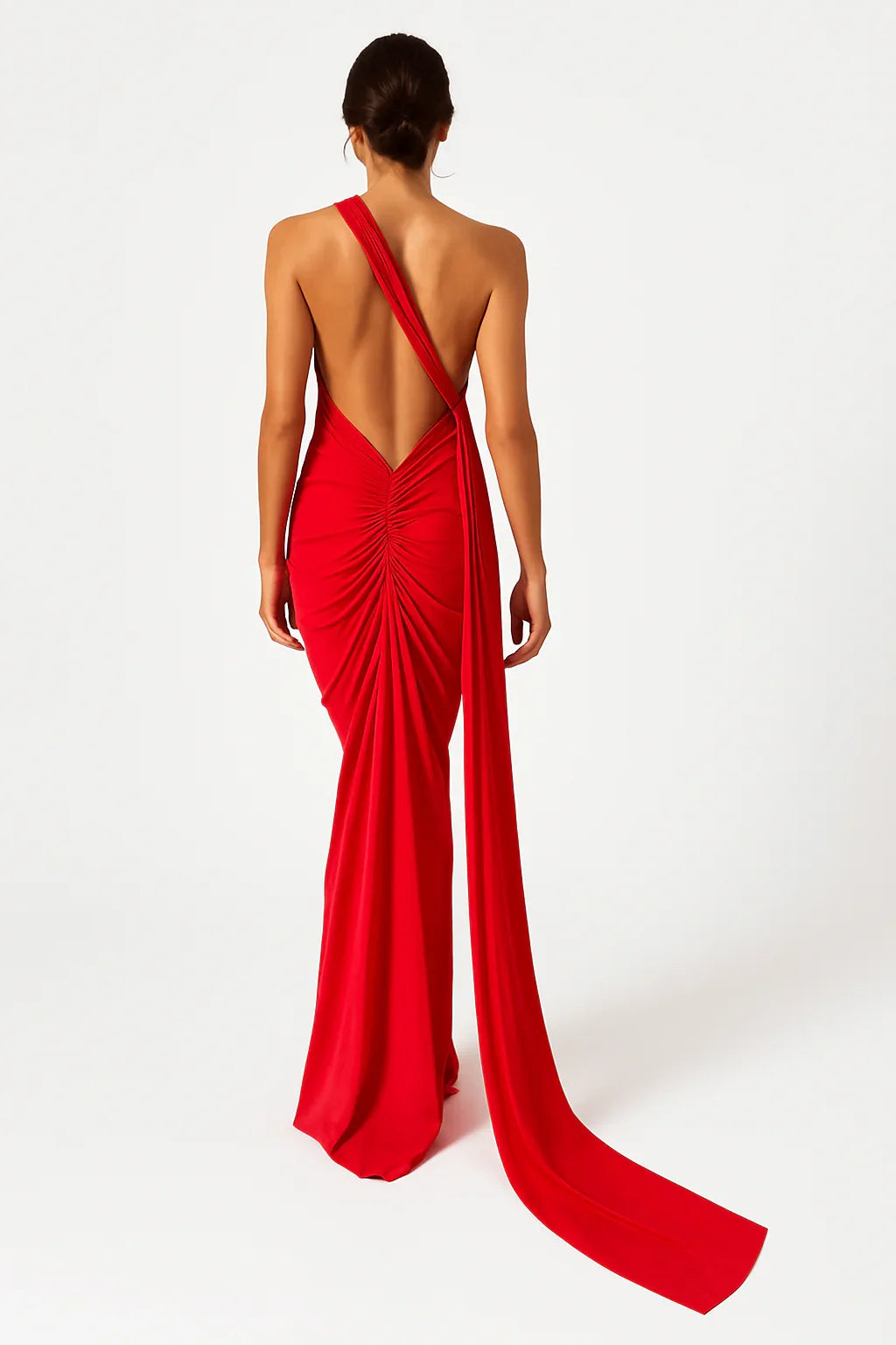 Vestido largo asimétrico con cola lateral – Medianoche Porteña