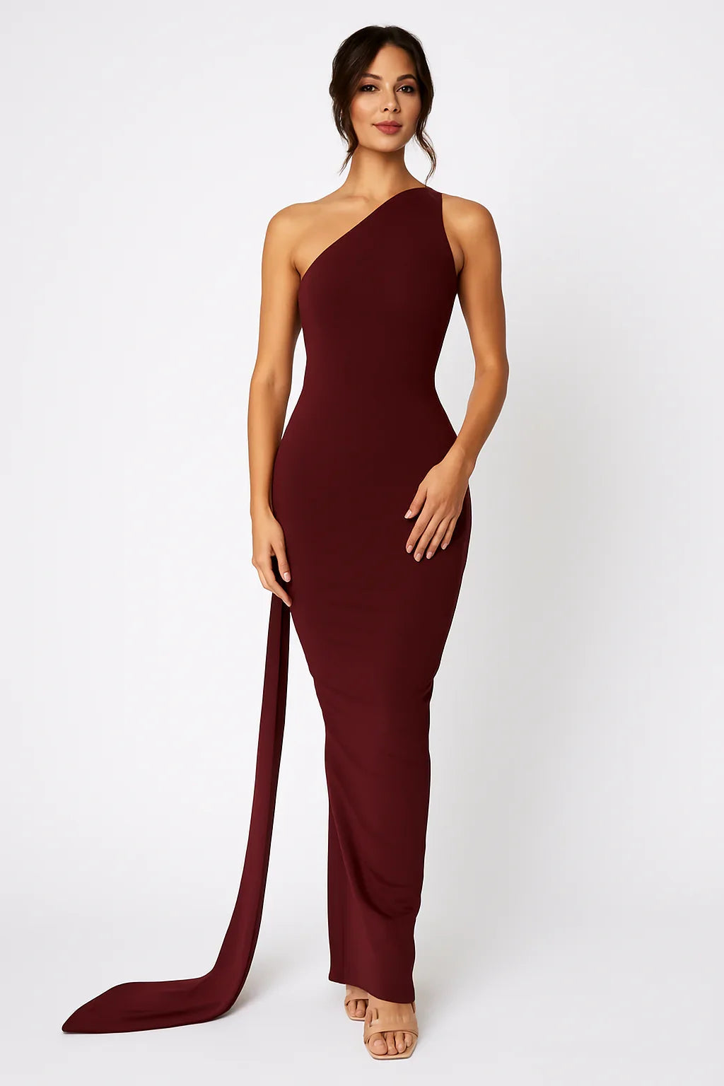 Vestido largo asimétrico con cola lateral – Medianoche Porteña